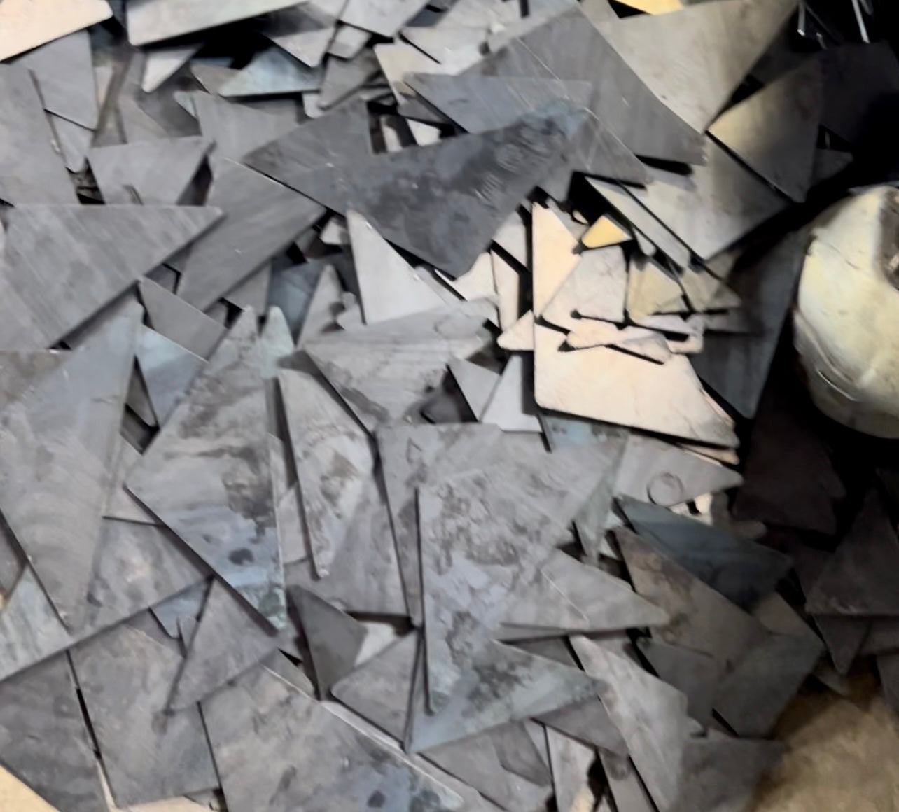 Welding Practice or Gusset Kit 11 ga/.120"Thickness Mild Steel Random Size Triangles "IF IT FITS IT SHIPS" Small Flat Rate Priority for $8.80
